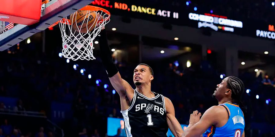 Wembanyama brilla en una victoria loca de San Antonio en el primer duelo frente a los Thunder (115-122) | VIDEO - RESUMEN